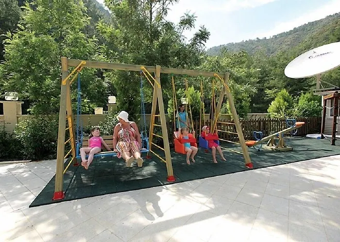 Julian Forest Hotell 4*