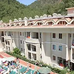 Hotel Julian Forest 4*
