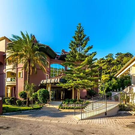 Hotel Julian Forest 4*