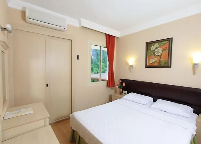 Julian Forest Μαρμαρίς