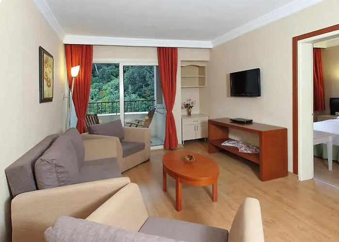 Julian Forest Μαρμαρίς