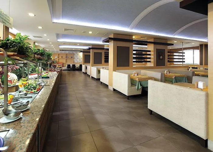 Julian Forest فندق مرمريس