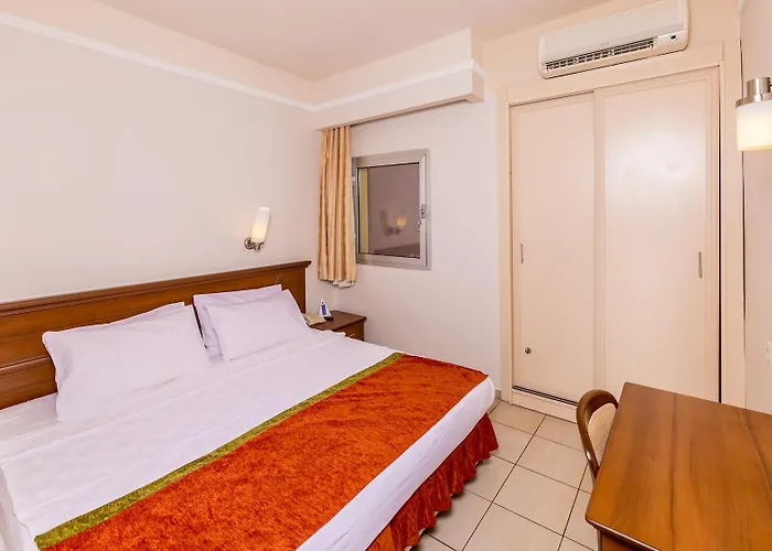 Julian Forest Hotel 4*