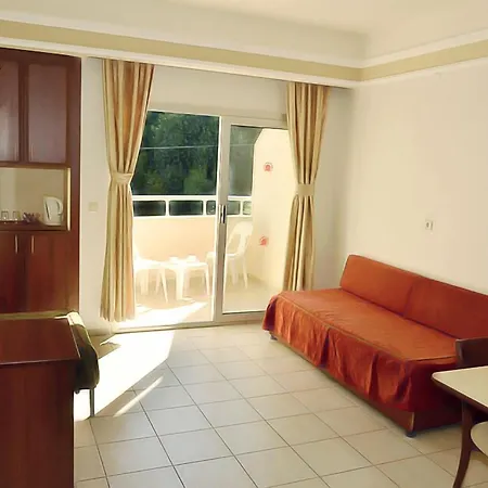 فندق Julian Forest 4*