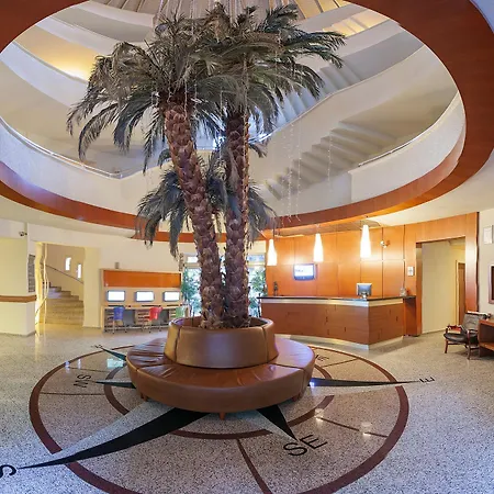 Hotell Julian Forest 4*