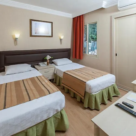 Hotell Julian Forest 4*