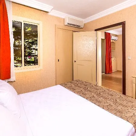 Julian Forest Hotell