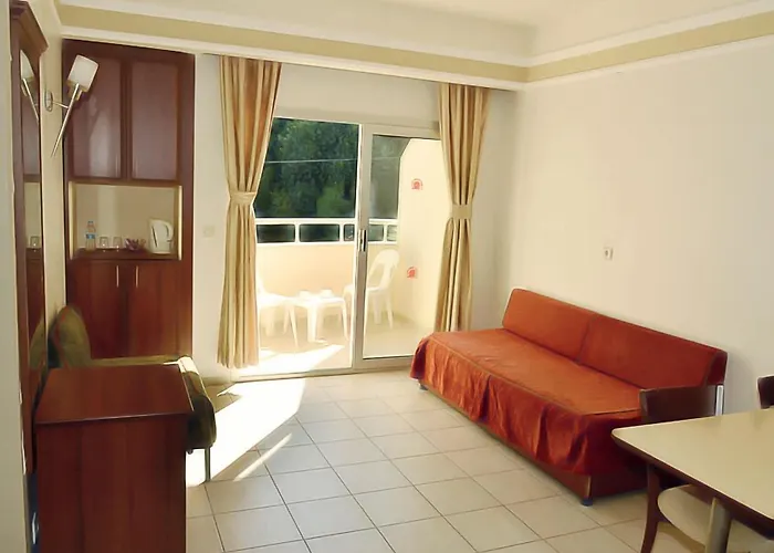 Hotel Julian Forest 4*